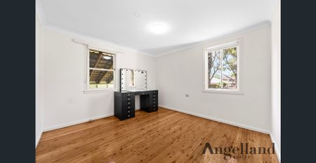 Lovely Family Home In Quiet Suburban Area For Rent - Photo 3