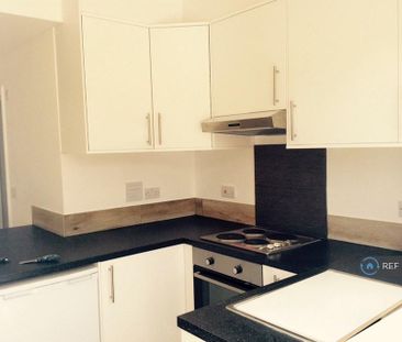 2 bedroom end of terrace house to rent - Photo 6