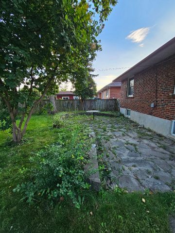 For Lease - 259 Tower Drive Unit# Main, Toronto, Ontario - Photo 5