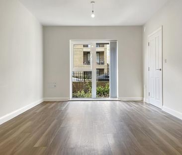 5 bedroom semi-detached house to rent - Photo 4