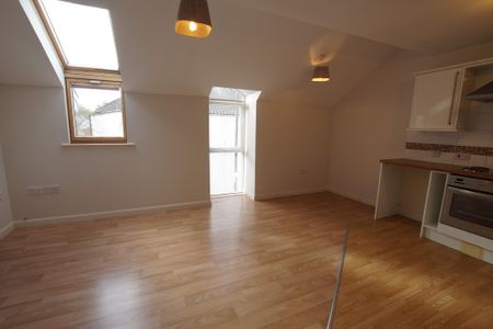 2 bedroom Apartment to let - Photo 4