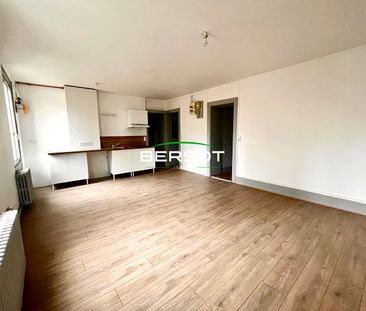 T2 bis au rdc saint claude - Photo 3