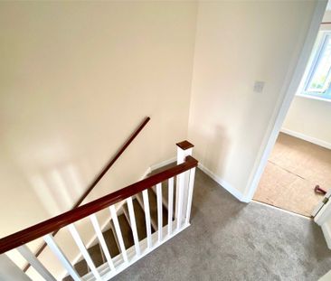 3 Bedroom House - Barons Mead, Southampton - Photo 3