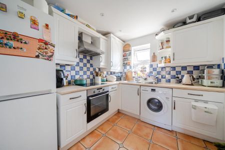 2 bedroom apartment to rent - Photo 3