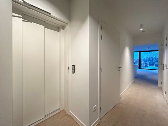 Nieuw 2 slaapkamer appartement met ruim terras in het centrum van Schoten! - Foto 1