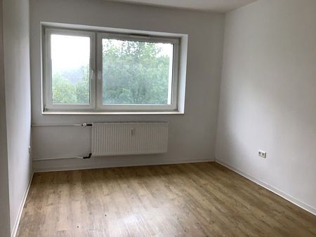 Wer will mich!? Günstig geschnittene 3-Zimmer-Wohnung mit zwei Balkone. - Foto 5