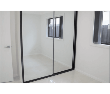 1/5 Skyline Street, Greenacre, NSW 2190 - Photo 6