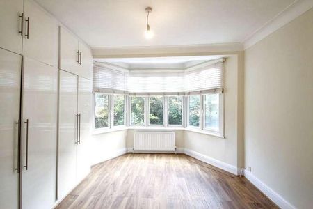 Forest Drive, Woodford Green, IG8 - Photo 5