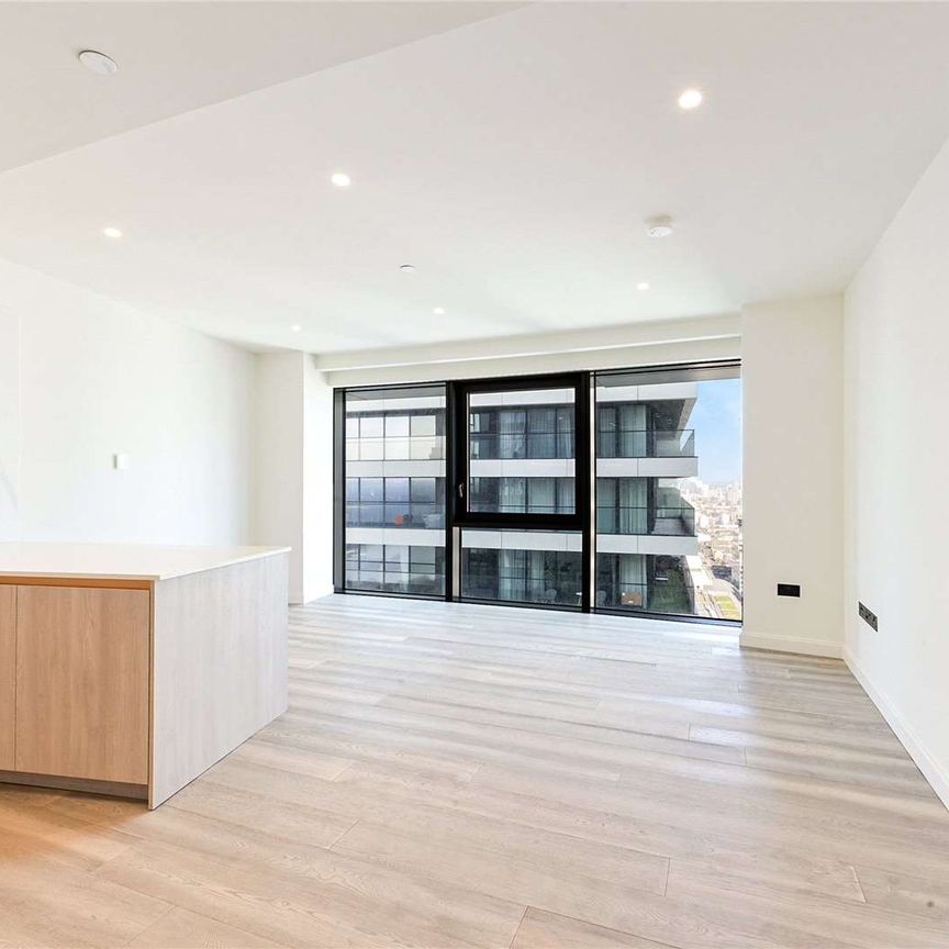 Stunning apartment in Aspen at Consort Place, E14. This elegant apartment is located on a high floor and offers 604sq/ft of internal space. - Photo 1