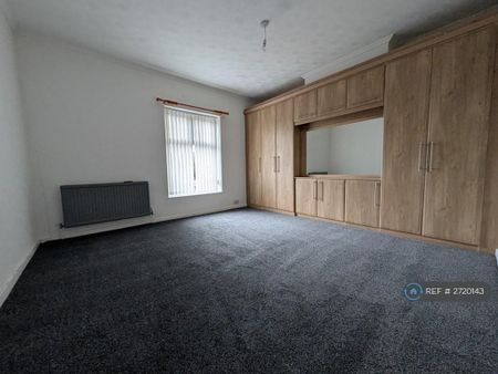 2 bedroom terraced house to rent - Photo 4