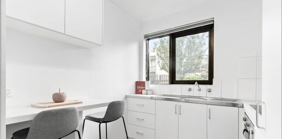 Charming 2-Bedroom Apartment in Prime Richmond Location - Photo 2