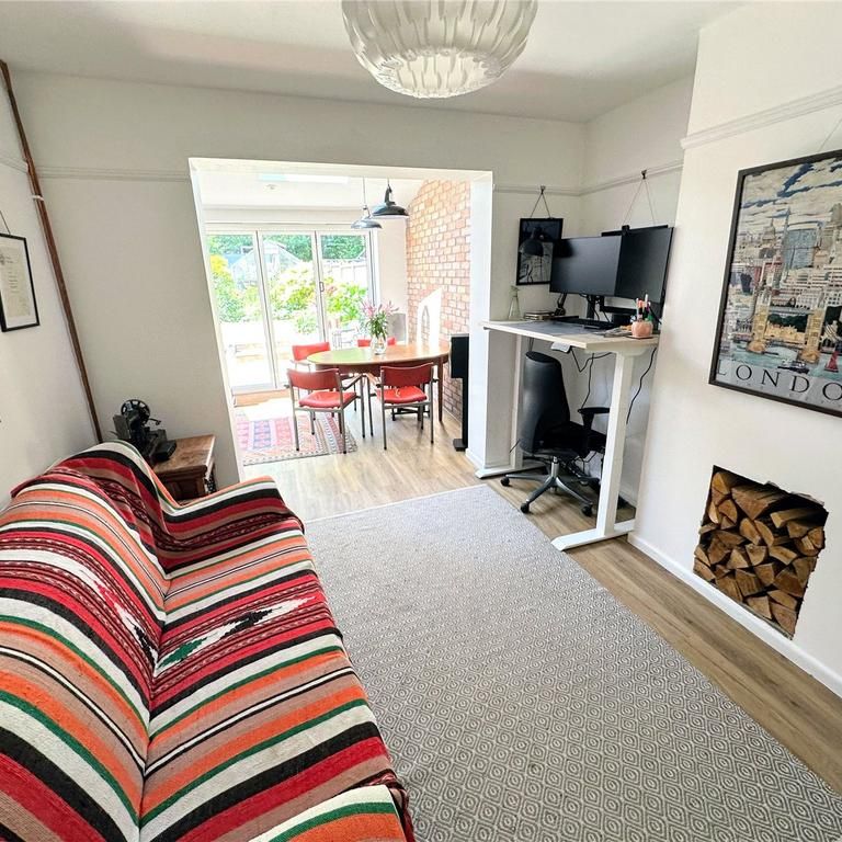 3 bedroom semi-detached house to rent - Photo 1