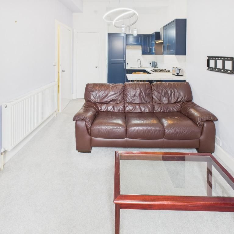 1 bedroom flat to rent - Photo 1