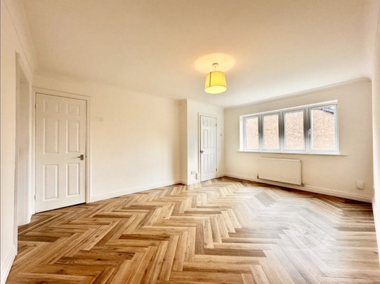 5 bedroom semi-detached house to rent - Photo 1