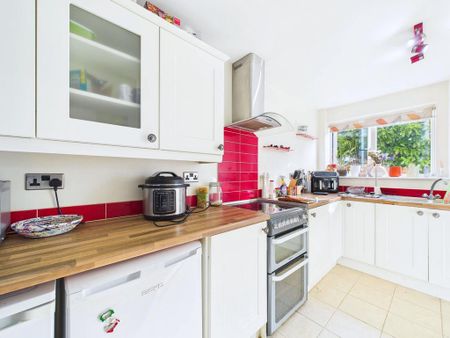 3 bedroom terraced house to rent - Photo 3