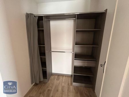 Location Appartement 4 pièces 78m² CHALON SUR SAONE 71100 - Photo 3