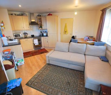 2 bedroom flat to rent - Photo 4