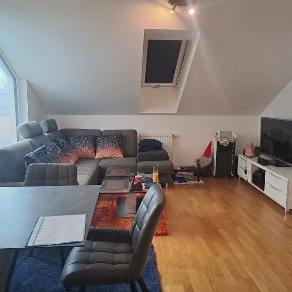 Pillweinstraße, sonnige und ruhig gelegene Dachgeschosswohnung mit 76 m2 plus Terrasse im 4.OG mit Lift - Photo 1