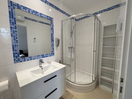 APPARTEMENT T2 MEUBLE - HYPER CENTRE POISSY - Photo 2