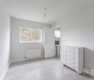 4 bedroom terraced house to rent - Photo 5