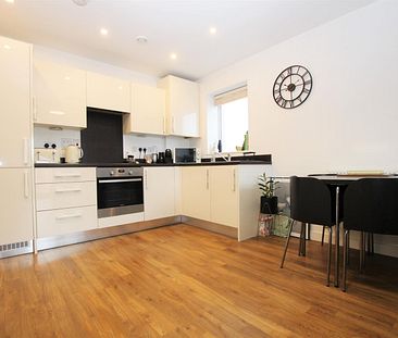 1 bedroom Apartment to let - Photo 2