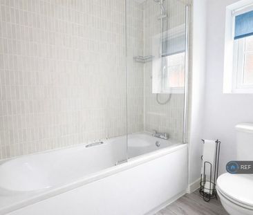 2 bedroom semi-detached house to rent - Photo 6