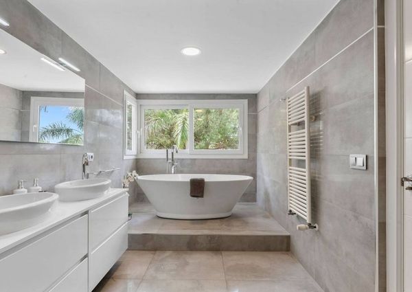 Luxury Villa for rent in Marbella Del Este, Spain
