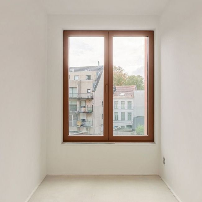 Duplex te huur in Antwerpen voor € 1.750 met 3 slaapkamers - Photo 1