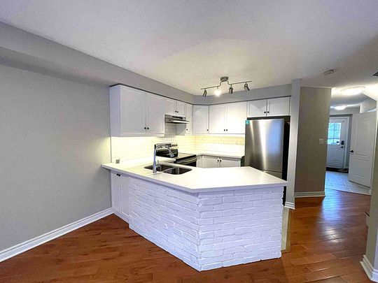 For Lease - 294 Ferndale Drive, Barrie, Ontario - Photo 1