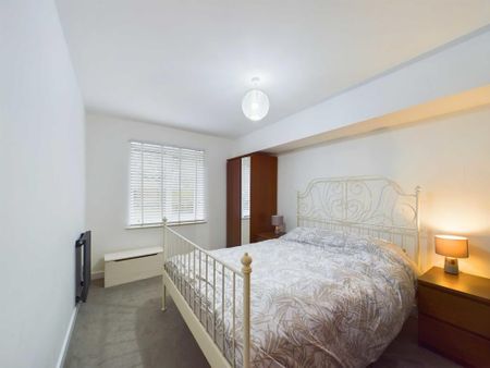 2 Bed Flat, Newly Renovated, SE1 - Photo 3