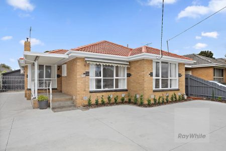 “Renovated Reservoir Gem” - Photo 5