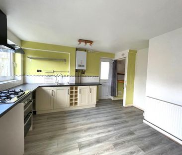 3 bedroom detached house to rent - Photo 2