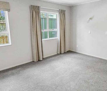 2 bedroom home in Hamilton! - Photo 1