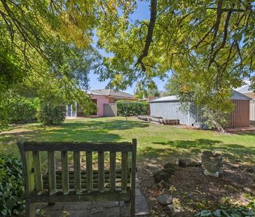 FAMILY HOME ON SPACIOUS BLOCK - Photo 6