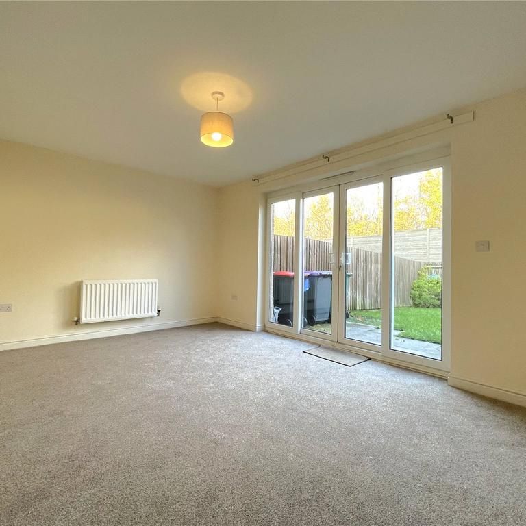 3 bedroom end of terrace house to rent - Photo 1