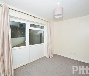 2 bedroom end of terrace house to rent - Photo 2