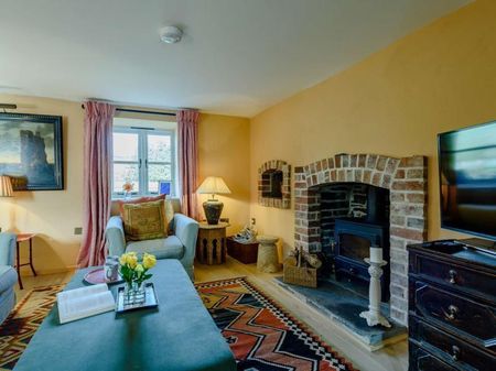 3 bedroom cottage to rent - Photo 2