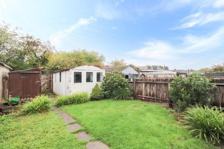 3 bedroom semi-detached house to rent - Photo 4