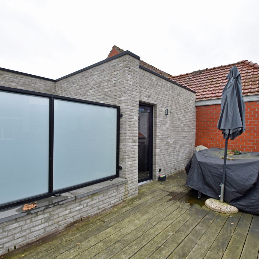 Prachtige nieuwbouw bel-etage met carport en terras te huur! - Foto 1