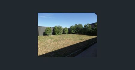 Modern Family Home with Spacious Living - Photo 3