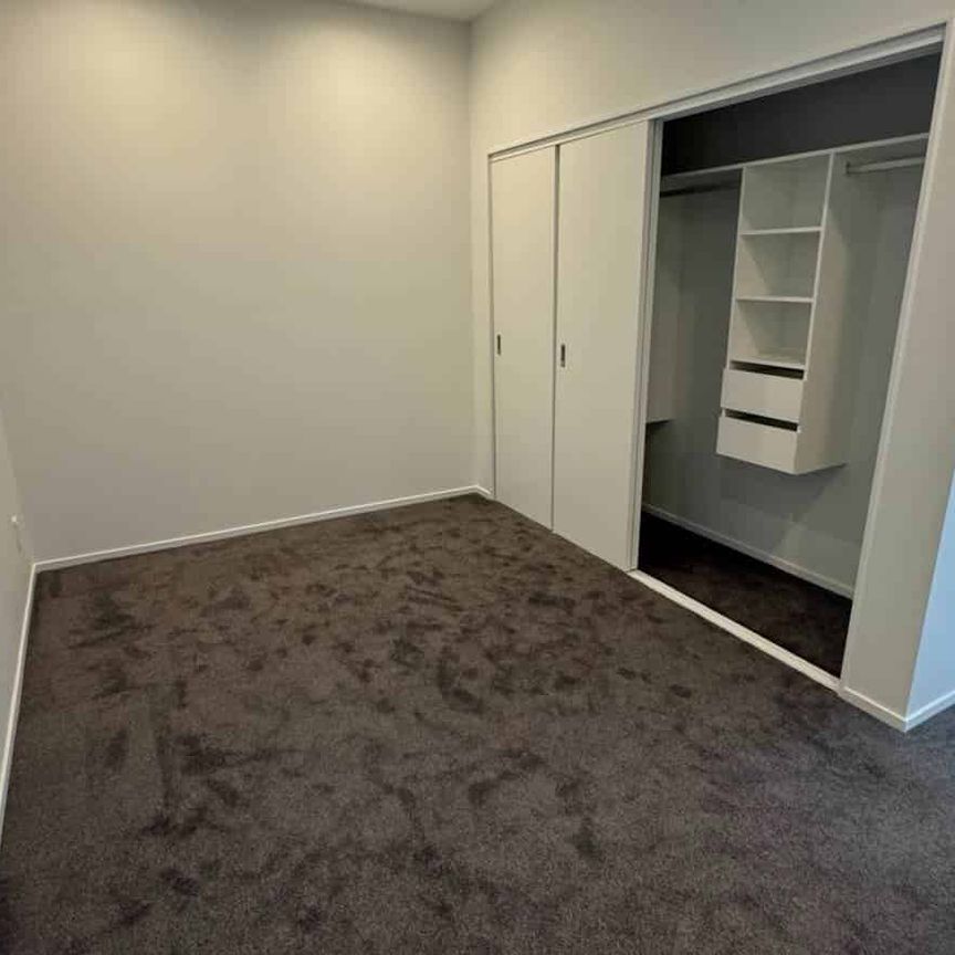 4 Bedroom 3.5 Bathroom - Photo 1