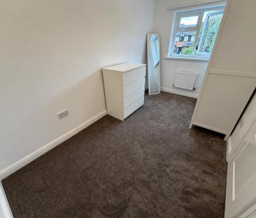2 bedroom mews to rent - Photo 6