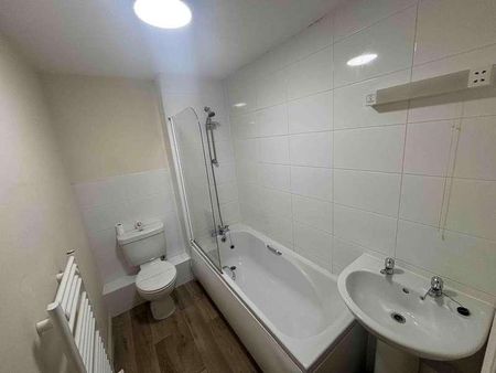 Pickering Lodge, Chapel End, CV10 - Photo 4