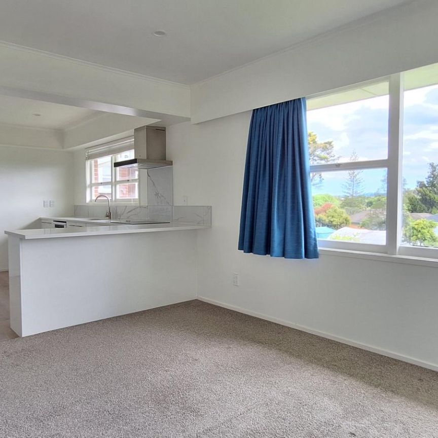 Spacious Family Home in Blockhouse Bay - Photo 1