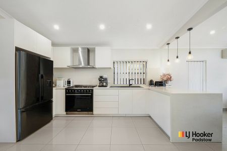 Fully Renovated 3-Bedroom Home in Quiet Cul-de-Sac - Photo 3