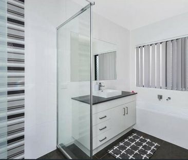 5 Carmel Close, Gilston QLD 4211 - House For Rent | Domain - Photo 3