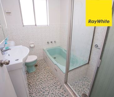 Spacious Double Brick Family Home in a Prime Parramatta Riverbank L... - Photo 4