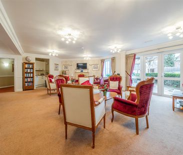 Beecham Lodge, Cirencester - Photo 1