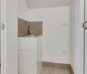 Break Lease - 3 bed 2 bath - balcony avail 24/12/2025 - Photo 6