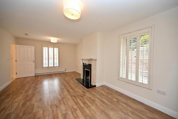 1 Grangewood Chase, Dundonald, Belfast, BT16 1HW - Photo 1